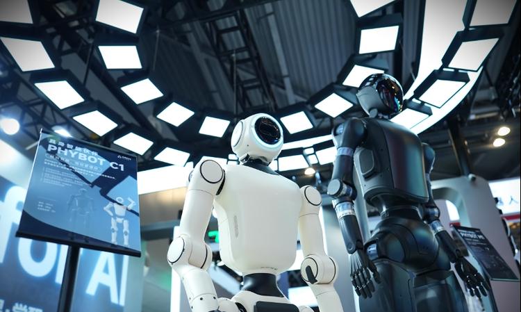 Robot for AI，动易科技携两款人形机器人及摆线关节模组系列产品亮相WAIC 2025
